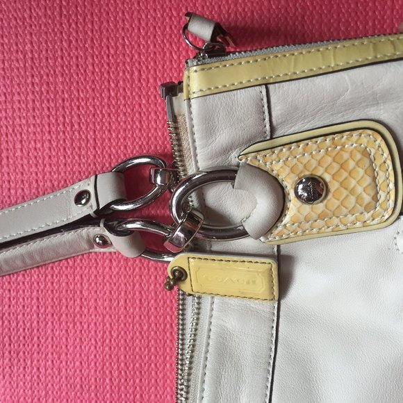 COACH Kristin Spectator Handbag  with 🐍  EXPANDABLE  Sides  👀 EUC - Picture 5 of 10